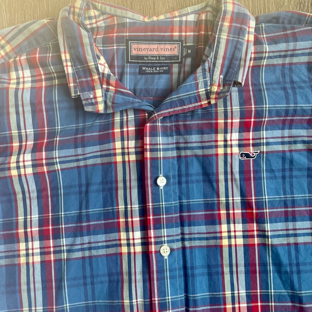 Vineyard vines long sleeve whale dress shirt - medium